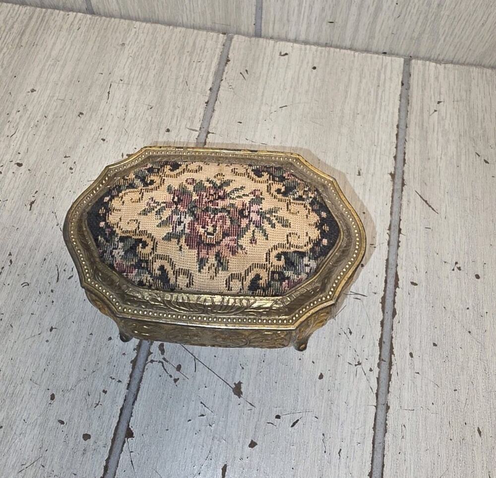 Vintage Japan Oval Needlepoint Flower Top Trinket Box Vanity Decor Jewlery Box